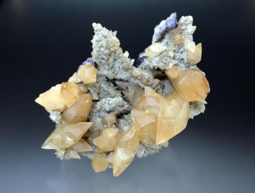 calcite
Annabel Lee Mine, Harris Creek District, Hardin County, Illinois
11x8x5 cm overall size (Author: Jesse Fisher)