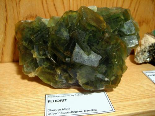 Fluorite
Okorusu Mine, Otjiwarongo District, Otjozondjupa Region, Namibia
110 x 75 x 60 mm, largest crystal 25 mm. (Author: Tobi)