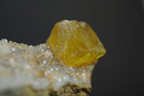 Fluorita
El Hamman, Meknes, Meknes-Tafilalet Región, Marruecos
90x35x45 mm (el cristal tiene 22mm de arista) (Autor: Juan María Pérez)