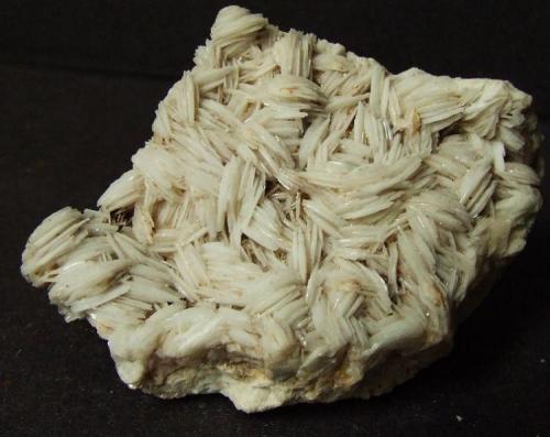 Baryte
Underedge level, Arkengarthdale, North Yorkshire, UK
5 cms acroos (Author: nurbo)