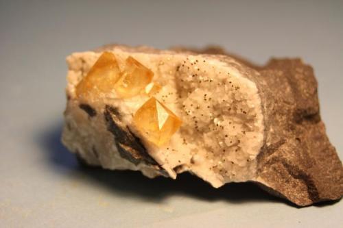 Calcita<br />Carrozal Quarry, Villanueva de la Tercia, Villamanín, Comarca Los Argüellos, León, Castile and León, Spain<br />10 x 6 cm.<br /> (Autor: minero1968)