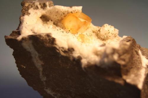 Calcita<br />Carrozal Quarry, Villanueva de la Tercia, Villamanín, Comarca Los Argüellos, León, Castile and León, Spain<br />9 x 6 cm.<br /> (Autor: minero1968)