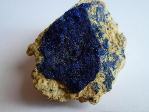 Azurita<br />La Estrella Mine, Pardos, Comarca Señorío de Molina-Alto Tajo, Guadalajara, Castilla-La Mancha, Spain<br />5 x 4 cm.<br /> (Autor: javier ruiz martin)