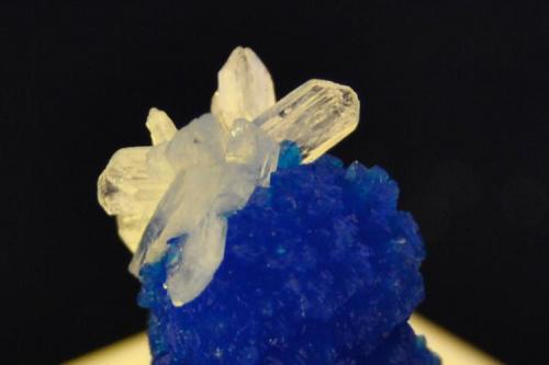 Cavansita con Estilbita
Wagholi, Pune, Maharashtra, India.
Medidas pieza: 1,8x1,2x1,2 cm (Autor: Sergio Pequeño)