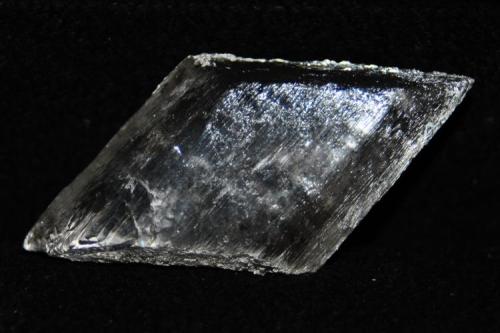 Yeso cristal
Monte La Cuna, Montalbán, Teruel, Aragón, España.
Medidas pieza: 5,5x2,8x1,3 cm (Autor: Sergio Pequeño)