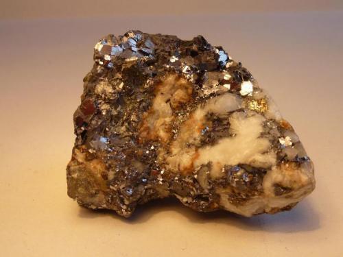Galena, Cuarzo y Pirita<br />Torrenueva, Comarca Campo de Montiel, Ciudad Real, Castilla-La Mancha, Spain<br />5 x 4 cm.<br /> (Autor: javier ruiz martin)