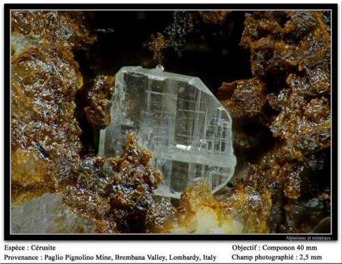 Cerussite
Paglio Pignolino Mine, Dossena, Brembana Valley, Bergamo, Lombardy, Italy
fov 2.5 mm (Author: ploum)