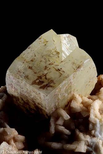 Dolomite
Traversella Mine, Traversella, Chiusella Valley, Canavese District, Torino Province, Piedmont, Italy
Dolomite of 18x14 mm (Author: Matteo_Chinellato)