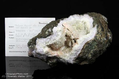 Datolite, Calcite
Tiso (Teis; Theis), Funes, Funes Valley (Villnöss Valley), Isarco Valley (Eisack Valley), Bolzano Province (South Tyrol), Trentino-Alto Adige, Italy
10 cm geode with Datolite crystals on Calcite and Quartz. Ex Wein Collection (Author: Matteo_Chinellato)