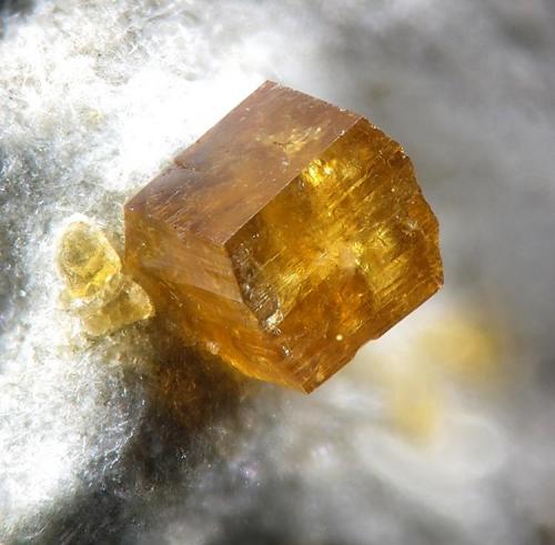 Joaquinita
San Benito Gem Mine, New Idria, San Benito County, California, USA
fov 1.5 mm (Autor: Rewitzer Christian)