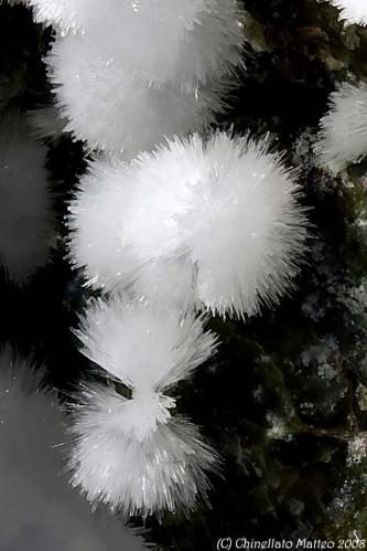 Aragonite
Rio del Bastardo, Borgo Val di Taro, Parma Province, Emilia-Romagna, Italy
4.18 mm close up on a group of Aragonite tufts (Author: Matteo_Chinellato)