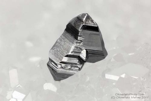 Jordanite
Fantiscritti quarry, Carrara, Apuan Alps, Massa-Carrara Province, Tuscany, Italy
0.86 mm complex Jordanite crystal (Author: Matteo_Chinellato)