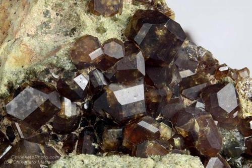 Vesuvianite
Pitigliano, Grosseto Province, Tuscany, Italy
25.02 mm group of brown Vesuvianite crystals (Author: Matteo_Chinellato)