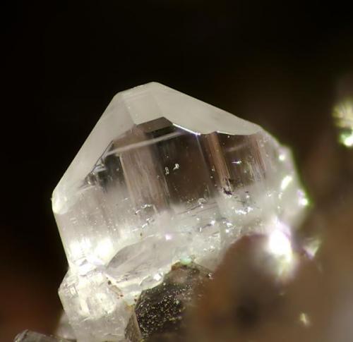 Cerussite from Las Niñas Mine, Rodalquilar, Almería, Spain.
Field of view:3 mm (Author: Rewitzer Christian)