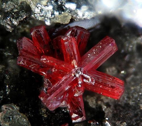 Proustite
Imiter Mine, Imiter, Djebel Saghro, Ouarzazate, Souss-Massa-Draâ, Morocco
fov 4 mm (Author: Rewitzer Christian)