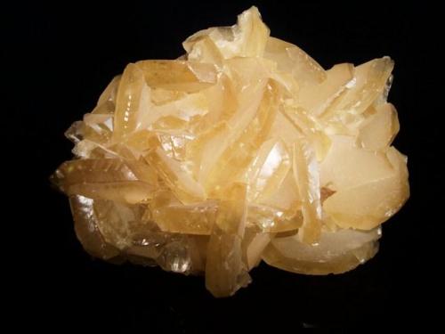 Calcite.
San Bartolo mine, Charcas, San Luis Potosí, México.
7cm x 4.8cm x 3.5cm. (Author: Luis Domínguez)