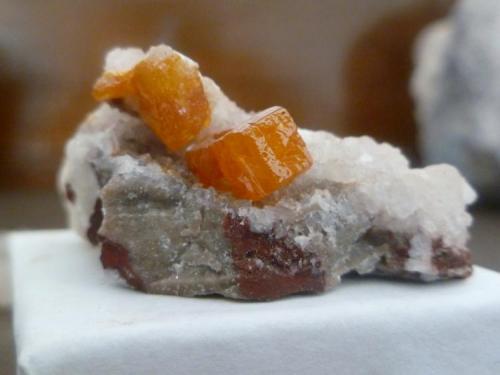 Wulfenite.
Los lamentos, Ahumada, Chihuahua, México.
4.2cm x 3.1cm x 2cm. (Author: Luis Domínguez)