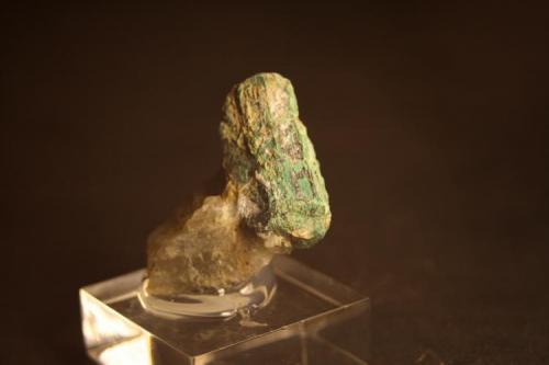 Bournonita<br />Burón, Comarca Montaña Oriental, León, Castilla y León, España<br />Tamaño del cristal 2,8 x 1,3 cm.<br /> (Autor: minero1968)