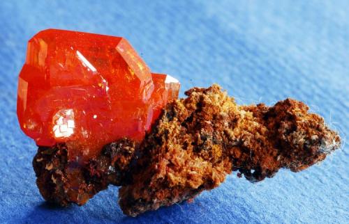 Wulfenita
Red Cloud Mine, Trigo Mountains, La Paz County, Arizona, USA
3x2 cm. (Autor: E. Llorens)