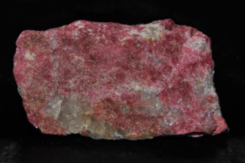 Zoisita (Var. Thulita)
Leksvik Thulite Quarry, Hindremseter, Leksvik, Nord-Trondelag, Noruega.
Medidas pieza: 3,4x2x1,2 cm (Autor: Sergio Pequeño)