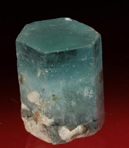 Beryl var. aquamarine
Gilgit-Baltistan (former Northern Areas), Pakistan
Height 32 mm (Author: Tobi)