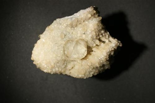 Calcita
Minas de la Florida, tt.mm. Rionansa, Valdáliga y Herrerías, Cantabria, España.
Dimensiones cristal 2,5 x 2,5 x 1,5 cm (Autor: Antonio Carmona)