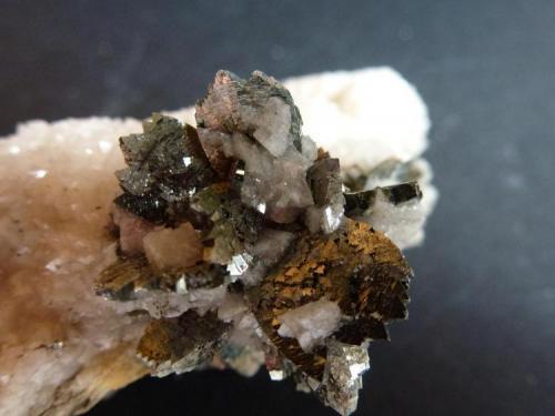 Marcasita y Dolomita<br />Reocín Mine, Reocín, Comarca Saja-Nansa, Cantabria, Spain<br />6 x 5 cm.<br /> (Autor: javier ruiz martin)