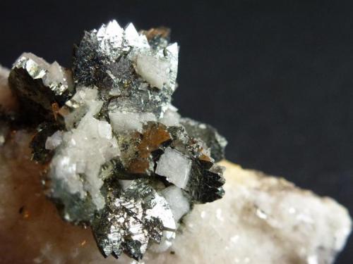 Marcasita y Dolomita<br />Reocín Mine, Reocín, Comarca Saja-Nansa, Cantabria, Spain<br />6 x 5 cm.<br /> (Autor: javier ruiz martin)