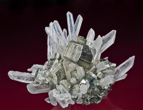 Quartz with Pyrite
Spruce claim, King Co., Washington
12.1 x 8.2 cm (Author: am mizunaka)