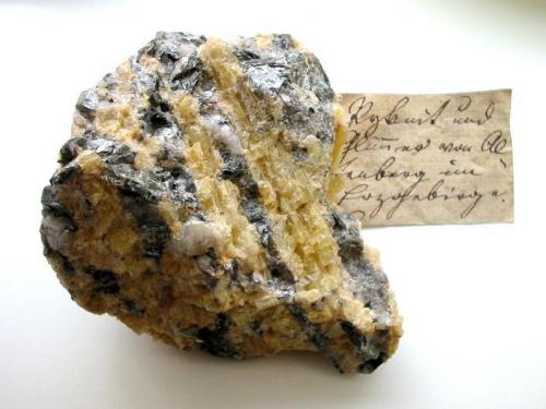 Pyknite, zinnwaldite, quartz
Altenberg tin mine, Erzgebirge, Saxony, Germany
Crystals up to 7 cm
A real German classic. With nice old label. (Author: Andreas Gerstenberg)