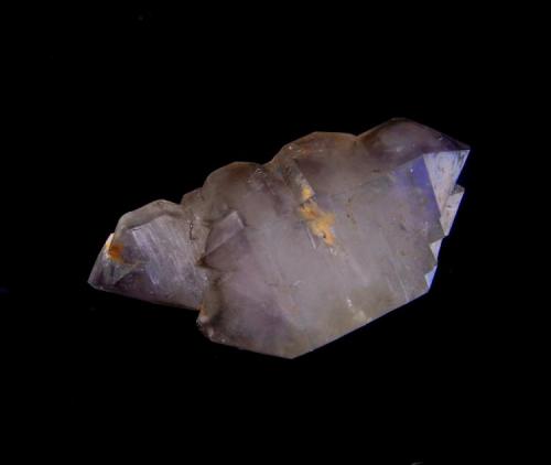 Amatista
Massabé, Sils, La Selva, Girona, Cataluña, España.
Agregado; 4,5 cm.
Cristal biterminado mayor; 3,7cm.
Las terminaciones de los cristales de esta pieza son muy oscuros incluso las aristas son ahumadas. (Autor: DAni)