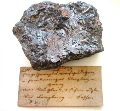 Tetrahedrite
Neuglück und Drei Eichen mine, Brand-Erbisdorf, Freiberg, Erzgebirge, Saxony, Germany
sample width: 8,5 cm
Ore sample with massive galena and some proustite. With 18th century label. (Author: Andreas Gerstenberg)