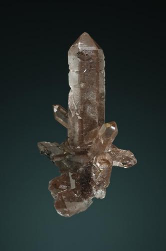 Quartz and Hematite
Soudan Mine, Soudan, Vermilion Range, St. Louis Co., Minnesota, USA
4.2 cm. high
From Don & Gloria Olson
Photo: Jeff Scovil (Author: Jordi Fabre)