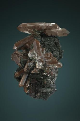 Quartz and Hematite
Soudan Mine, Soudan, Vermilion Range, St. Louis Co., Minnesota, USA
4 cm. high
From Don & Gloria Olson
Photo: Jeff Scovil (Author: Jordi Fabre)