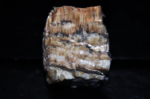 Crisotilo
Salt River Canyon, Salt River, Fort Apache Indian Reservation, Gila Co., Arizona, EUA.
Medidas pieza: 2,7x2,5x2 cm (Autor: Sergio Pequeño)