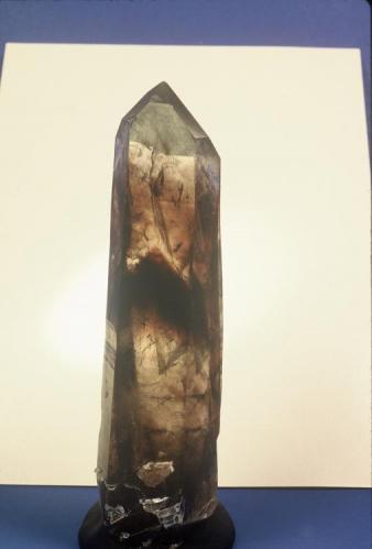 Smoky quartz (amethyst phantom)
Sierra Blanca, Lincoln Co., New Mexico, USA
7cm long (Author: John Medici)