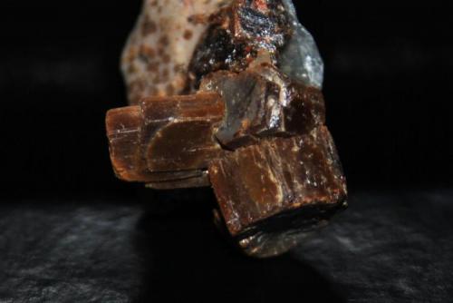 Vanadinita (variedad Endlichita)
Touissit, Distrito de Touissit, Provincia de Oujda-Angad, Región Oriental, Marruecos
Medidas pieza: 2x1,4x1,3 cm (Autor: Sergio Pequeño)