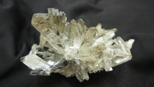 Hemimorfite
Qaleh-Zari Mine (Ghale Zari Mine), Nehbandan, South Khorasan Province, Iran
3 cm (Author: h.abbasi)