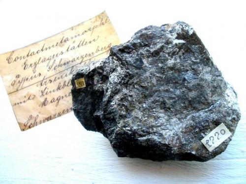 Magnetite
Schwarzenberg, Erzgebirge, Saxony, Germany.
8 x 6 cm
With loellingite and sphalerite. (Author: Andreas Gerstenberg)