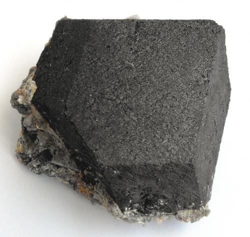 Magnetite Crystal – dodecahedral
Huanggang mine, Hexigten Banner, Ulanhad League, Inner Mongolia, China.
8 x 7 x 5 cm; 600 grams, highly magnetic (Author: Louis Friend)