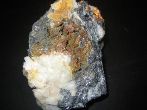 Wulfenita en Galena con Cerusita<br />B Shaft, "La Mejor 1ª y 2ª" Claim, "Siles" Group of mines, Cañada del Sapo, Linares, Comarca Sierra Morena, Jaén, Andalusia, Spain<br />8 X 7 X 5 cm.<br /> (Autor: sergio145)