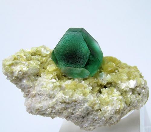 Fluorite, mica
Erongo Mountain, Erongo Region, Namibia
50 mm x 27 mm (Author: Carles Millan)