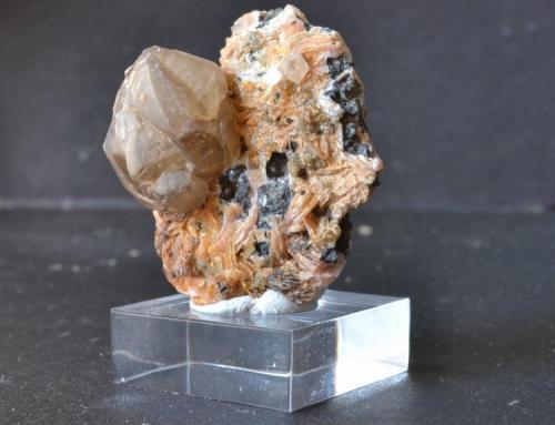 Cerusita
Mina ACF - Mibladen - Marruecos
4x4 cm Cristal 2’5x2 cm (Autor: Jose Muñoz)