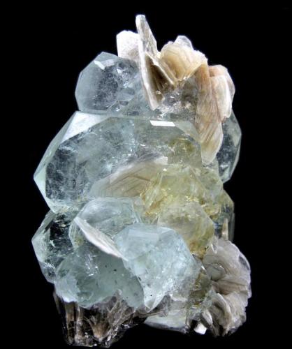 Beryl, muscovite
Huya village, Mt Xuebaoding, Pingwu Co., Mianyang Prefecture, Sichuan Province, China
90 mm x 63 mm x 40 mm (Author: Carles Millan)