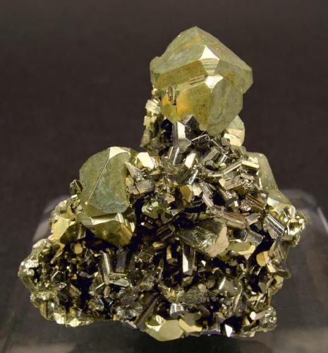 Pyrite on Enargite
Butte, Silver Bow County, Montana, USA
Specimen size: 3.5 × 3.3 × 2 cm
Mined about 1955
Former collection of Folch duplicates
Photo: Reference Specimens (Author: Jordi Fabre)