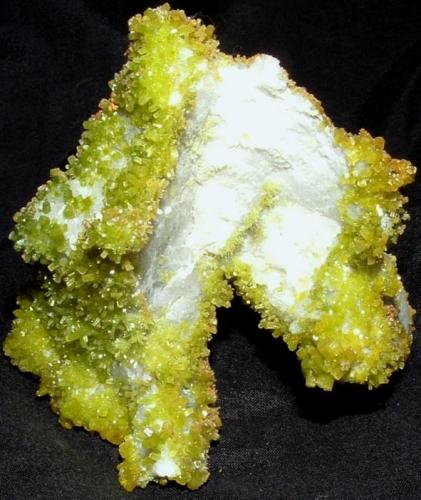 Pyromorphite
Daoping Mine, Yangshuo, Guangxi Zhuang, China
9 x 6.5 x 5 cm (Author: Joseph D'Oliveira)