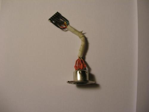 Conexión placa-cable USB. (Autor: Pepe Sánchez)