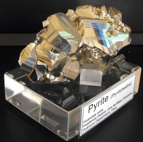 Pyrite
Huanzala mine, Huallanca District, Dos de Mayo Province, Huánuco Department, Peru.
12 x 7 x 4 cm; 480 gram (Author: Louis Friend)