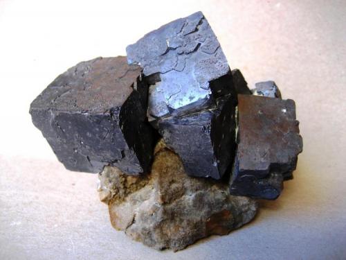 Galena
Sweetwater Mine, Missouri, USA
90 x 60 x 60 mm, longest crystal edge 35 mm (Author: Tobi)