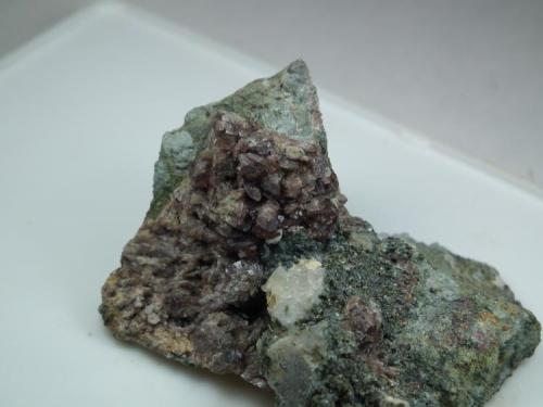 Axinita<br />Acedo claim (Juanona Quarry), Juanona, Antequera, Comarca de Antequera, Málaga, Andalusia, Spain<br />Tamaño de la pieza 4 x 4 cm<br /> (Autor: Carlos Viñolo)